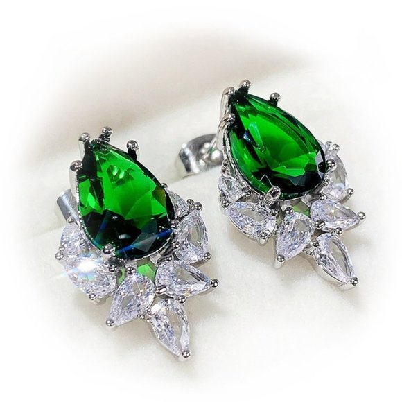 Emerald green crystals with CZ's - Picture 1 of 2